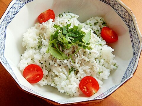 ５分でヘルシー❤しらす丼♪（明日葉＆あおさ粉）